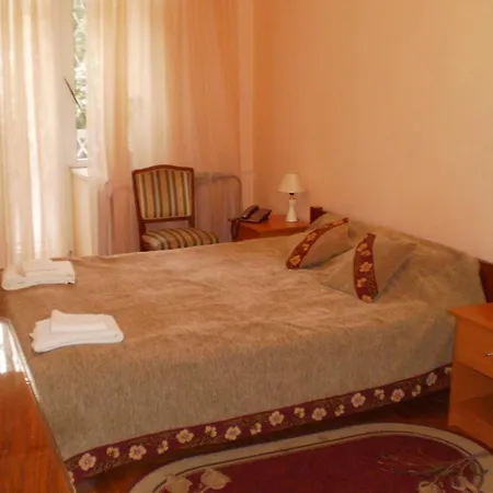 Khreschatyk Hotel 3*