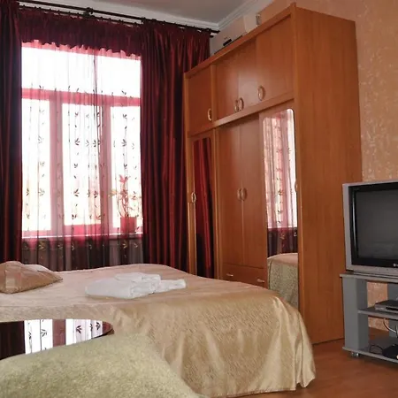 Khreschatyk 3*